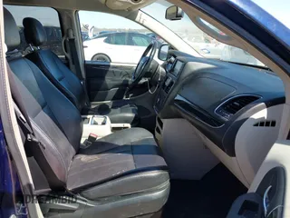 2014 Chrysler Town & Country Touring z VIN 2C4RC1BG0ER444524, wystawiony jako IAAI lot #41861302 z przebiegiem 138 764 mil mil oraz . Historia ofert i sprzedaży dostępna na DreamBid. Obrazek 5.