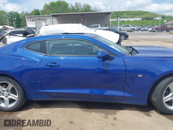 2019 Chevrolet Camaro 1LT z VIN 1G1FB1RX7K0151147, wystawiony jako IAAI lot #42179932 z przebiegiem 51 561 mil mil oraz . Historia ofert i sprzedaży dostępna na DreamBid. Obrazek 14.