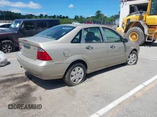 2006 Ford Focus S с VIN 1FAHP34N56W205542, выставлен на аукционе IAAI как лот 42777558 с пробегом 68 828 миль миль и . История ставок и продаж доступна на DreamBid. Изображение 4.