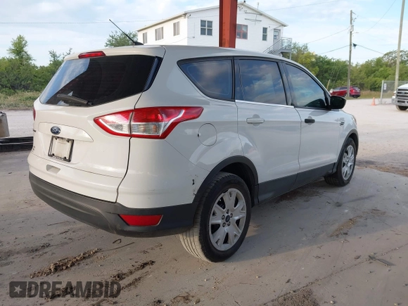 2014 Ford Escape S with VIN 1FMCU0F78EUB64310, listed as a IAAI auction lot 41912138 with 257,755 mi miles. Bid and sale history available at carsss.com. Image 4.