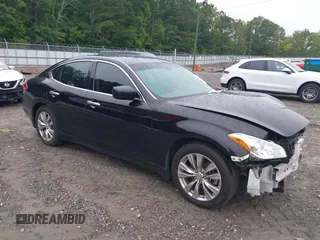 2012 Infiniti M z VIN JN1BY1AP8CM334036, wystawiony jako IAAI lot #42354293 z przebiegiem 110 384 mil mil oraz . Historia ofert i sprzedaży dostępna na DreamBid. Obrazek 1.