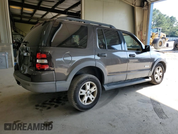 2006 Ford Explorer XLT с VIN 1FMEU73EX6ZA02896, выставлен на аукционе Copart как лот 62472545 с пробегом 150 672 миль миль и Списание • Salvage title. История ставок и продаж доступна на DreamBid. Изображение 3.