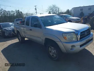 2008 Toyota Tacoma with VIN 5TEUU42N48Z490850, listed as a IAAI auction lot 42036082 with 167,115 mi miles and . Bid and sale history available at carsss.com. Image 1.