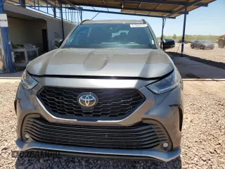 2022 Toyota Highlander XSE with VIN 5TDJZRBH2NS170804, listed as a Copart auction lot 61864415 with 39,705 mi miles and Salvage title. Bid and sale history available at DreamBid. Image 5.
