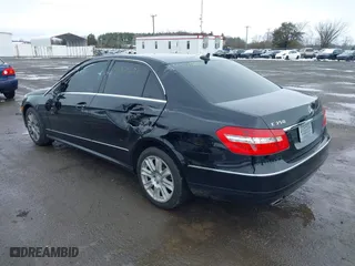 2013 Mercedes-Benz E-Class E 350 Luxury with VIN WDDHF5KB8DA729687, listed as a IAAI auction lot 41576021 with 133,062 mi miles. Bid and sale history available at carsss.com. Image 3.