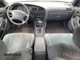1993 Toyota Camry z VIN 4T1VK13EXPU097316, wystawiony jako Copart lot #58642935 z przebiegiem 81 760 mil mil oraz Czysty tytuł • Clean title. Historia ofert i sprzedaży dostępna na DreamBid. Obrazek 8.