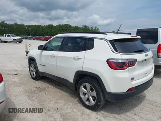 2018 Jeep Compass Latitude with VIN 3C4NJCBB3JT125517, listed as a IAAI auction lot 42132890 with 155,746 mi miles. Bid and sale history available at carsss.com. Image 3.