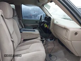 2006 Chevrolet Silverado 1500 LT1 with VIN 2GCEC19Z361305574, listed as a IAAI auction lot 41907637 with 201,973 mi miles. Bid and sale history available at carsss.com. Image 5.
