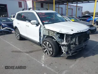 2020 Kia Telluride S with VIN 5XYP6DHC7LG058513, listed as a IAAI auction lot 41468361 with 368,224 mi miles and . Bid and sale history available at DreamBid. Image 1.