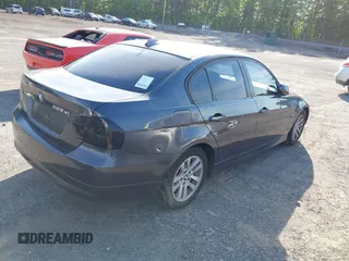 2007 BMW 3 Series 328xi z VIN WBAVC93517K033593, wystawiony jako IAAI lot #42137856 z przebiegiem Nie podano mil oraz . Historia ofert i sprzedaży dostępna na DreamBid. Obrazek 4.