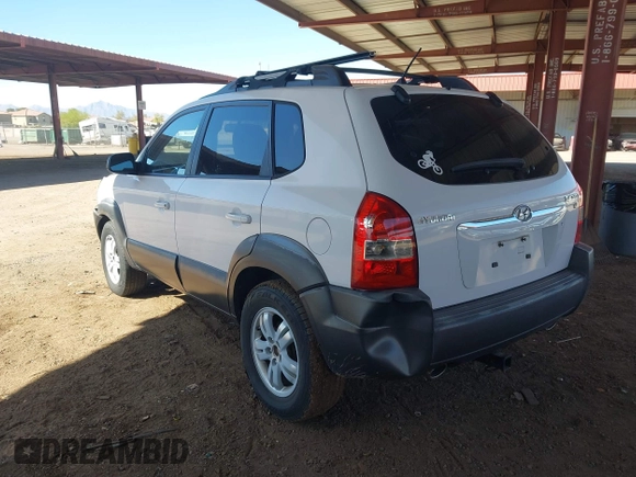 2006 Hyundai Tucson GLS with VIN KM8JN12D16U332117, listed as a IAAI auction lot 41831236 with 160,557 mi miles. Bid and sale history available at carsss.com. Image 3.