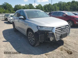2017 Audi Q7 Premium Plus z VIN WA1LAAF76HD019543, wystawiony jako Copart lot #63573905 z przebiegiem 121 657 mil mil oraz Szkoda całkowita • Salvage title. Historia ofert i sprzedaży dostępna na DreamBid. Obrazek 4.