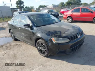 2014 Volkswagen Jetta Sedan SE w/Connectivity with VIN 3VWD07AJ5EM238638, listed as a IAAI auction lot 41518500 with 211,243 mi miles. Bid and sale history available at carsss.com. Image 1.