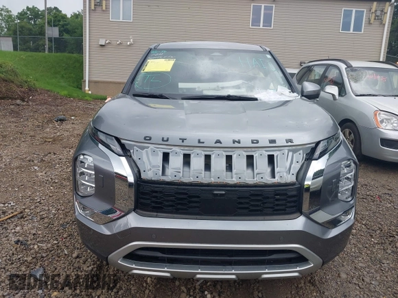 2022 Mitsubishi Outlander SE with VIN JA4J4UA8XNZ013789, listed as a IAAI auction lot 42572318 with 47,467 mi miles and . Bid and sale history available at DreamBid. Image 13.