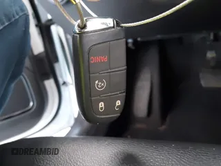 2024 Jeep Compass Limited z VIN 3C4NJDCN6RT597494, wystawiony jako IAAI lot #42538077 z przebiegiem 31 033 mil mil oraz . Historia ofert i sprzedaży dostępna na DreamBid. Obrazek 11.