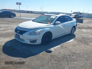 2015 Nissan Altima S z VIN 1N4BL3AP7FC436368, wystawiony jako IAAI lot #41609849 z przebiegiem 228 598 mil mil oraz . Historia ofert i sprzedaży dostępna na DreamBid. Obrazek 2.