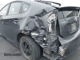 2015 Toyota Prius Four z VIN JTDKN3DU6F1977249, wystawiony jako IAAI lot #42490112 z przebiegiem 173 479 mil mil oraz . Historia ofert i sprzedaży dostępna na DreamBid. Obrazek 6.