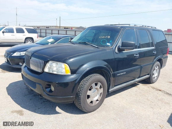 2005 Lincoln Navigator Luxury with VIN 5LMFU27535LJ22782, listed as a IAAI auction lot 41682533 with 244,287 mi miles. Bid and sale history available at carsss.com. Image 2.