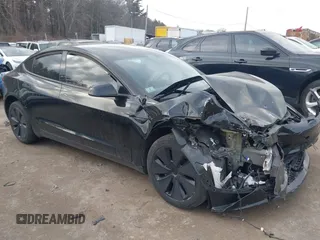 2024 Tesla Model 3 z VIN 5YJ3E1EA8RF755840, wystawiony jako IAAI lot #41677744 z przebiegiem 9 695 mil mil oraz . Historia ofert i sprzedaży dostępna na DreamBid. Obrazek 1.