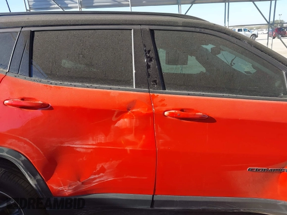 2020 Jeep Compass Trailhawk with VIN 3C4NJDDBXLT239116, listed as a IAAI auction lot 41402449 with 38,021 mi miles and . Bid and sale history available at carsss.com. Image 13.