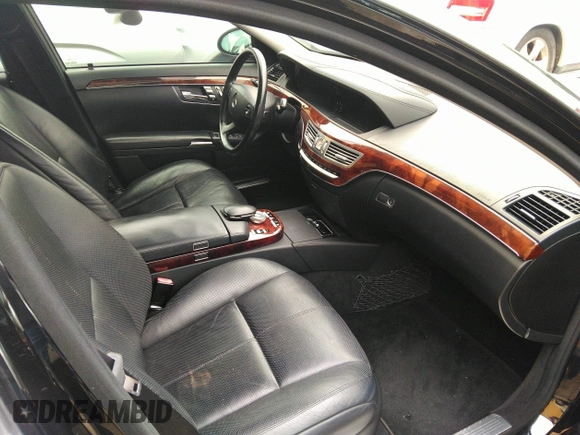 2007 Mercedes-Benz S 550 with VIN WDDNG71XX7A072453, listed as a IAAI auction lot 42201163 with 155,116 mi miles and . Bid and sale history available at carsss.com. Image 5.