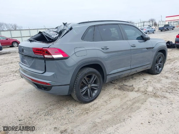 2021 Volkswagen Atlas Cross Sport 3.6L V6 SE w/Technology R-Line with VIN 1V2PE2CAXMC231037, listed as a IAAI auction lot 41380581 with 40,889 mi miles. Bid and sale history available at carsss.com. Image 4.