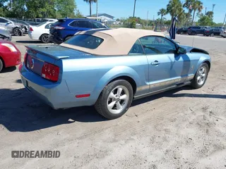 2007 Ford Mustang Deluxe with VIN 1ZVHT84N475331835, listed as a IAAI auction lot 41808427 with 154,968 mi miles and . Bid and sale history available at carsss.com. Image 4.