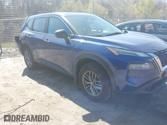 2021 Nissan Rogue S z VIN 5N1AT3AB7MC849121, wystawiony jako IAAI lot #42040310 z przebiegiem 32 914 mil mil oraz . Historia ofert i sprzedaży dostępna na DreamBid. Obrazek 1.