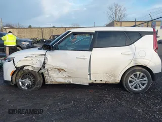 2020 Kia Soul LX with VIN KNDJ23AU5L7703963, listed as a IAAI auction lot 41211735 with 56,568 mi miles. Bid and sale history available at carsss.com. Image 15.