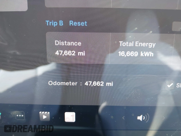 2021 Tesla Model Y Performance with VIN 5YJYGDEF2MF258711, listed as a IAAI auction lot 41367832 with 47,662 mi miles and . Bid and sale history available at DreamBid. Image 15.