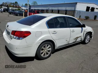 2010 Subaru Legacy Premium z VIN 4S3BMBB67A3236266, wystawiony jako Copart lot #55081955 z przebiegiem 220 405 mil mil oraz Szkoda całkowita • Salvage title. Historia ofert i sprzedaży dostępna na DreamBid. Obrazek 3.