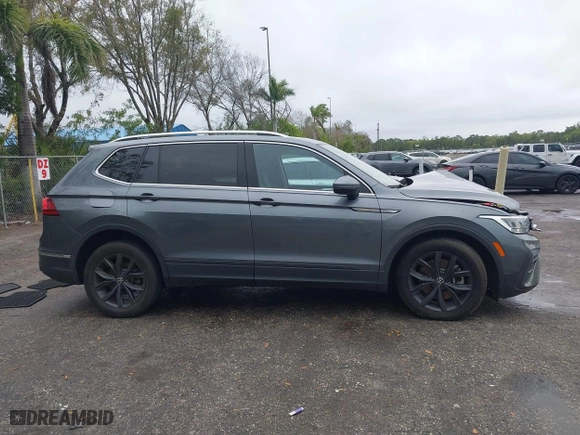2022 Volkswagen Tiguan SE with VIN 3VV3B7AX6NM070815, listed as a IAAI auction lot 41391891 with 32,818 mi miles. Bid and sale history available at carsss.com. Image 13.