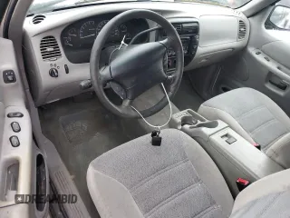 2000 Ford Explorer Sport with VIN 1FMYU60E0YUA70071, listed as a Copart auction lot 54078615 with 189,103 mi miles and Clean title. Bid and sale history available at DreamBid. Image 8.
