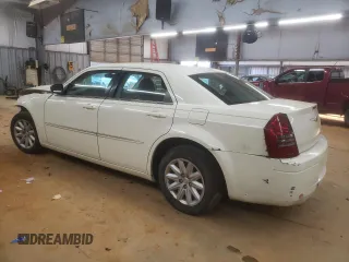 2008 Chrysler 300 LX with VIN 2C3KA43R58H122761, listed as a Copart auction lot 43479375 with 137,262 mi miles and Salvage Title. Bid and sale history available at carsss.com. Image 2.