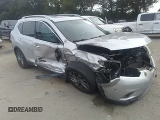 2016 Nissan Rogue SL with VIN 5N1AT2MT5GC758268, listed as a IAAI auction lot 40275243 with 93,829 mi miles. Bid and sale history available at carsss.com. Image 1.