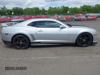 2013 Chevrolet Camaro SS с VIN 2G1FK1EJXD9112353, выставлен на аукционе IAAI как лот 42196264 с пробегом 71 339 миль миль и . История ставок и продаж доступна на DreamBid. Изображение 13.