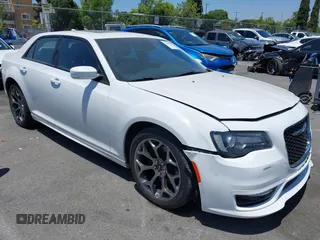 2018 Chrysler 300 S z VIN 2C3CCABT8JH321092, wystawiony jako IAAI lot #42359662 z przebiegiem 25 934 mil mil oraz . Historia ofert i sprzedaży dostępna na DreamBid. Obrazek 1.