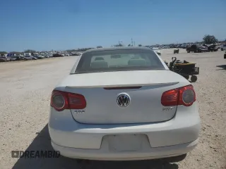 2011 Volkswagen Eos Komfort with VIN WVWBW7AH7BV002564, listed as a Copart auction lot 48761785 with 100,512 mi miles and Clean Title. Bid and sale history available at DreamBid. Image 6.