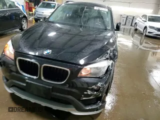 2015 BMW X1 xDrive28i z VIN WBAVL1C51FVY28965, wystawiony jako Copart lot #50895115 z przebiegiem 53 133 mil mil oraz Szkoda całkowita • Salvage title. Historia ofert i sprzedaży dostępna na DreamBid. Obrazek 13.