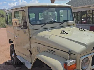 1980 Toyota Land Cruiser z VIN BJ40033995, wystawiony jako Copart lot #81700485 z przebiegiem 10 921 mil mil oraz Czysty tytuł • Clean title. Historia ofert i sprzedaży dostępna na DreamBid. Obrazek 11.