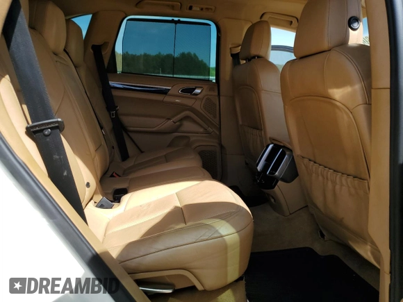 2011 Porsche Cayenne с VIN WP1AA2A27BLA08223, выставлен на аукционе Copart как лот 54278085 с пробегом 270 547 миль миль и На запчасти • Non repairable. История ставок и продаж доступна на DreamBid. Изображение 11.