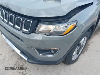 2019 Jeep Compass Limited z VIN 3C4NJDCB3KT734161, wystawiony jako IAAI lot #42114380 z przebiegiem 131 426 mil mil oraz . Historia ofert i sprzedaży dostępna na DreamBid. Obrazek 6.