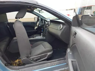 2006 Ford Mustang Standard with VIN 1ZVFT84NX65105899, listed as a IAAI auction lot 41447690 with 168,239 mi miles and . Bid and sale history available at carsss.com. Image 5.