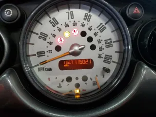2004 MINI Cooper Hardtop S with VIN WMWRE33474TD85294, listed as a Copart auction lot 44317695 with 115,021 mi miles and Salvage Title. Bid and sale history available at carsss.com. Image 9.
