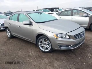 2015 Volvo S60 T5 Drive-E Premier with VIN YV126MFK5F1350289, listed as a IAAI auction lot 41533987 with 30,736 mi miles. Bid and sale history available at carsss.com. Image 1.
