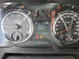 2012 Ram 1500 Outdoorsman z VIN 1C6RD7LTXCS110886, wystawiony jako Copart lot #42636345 z przebiegiem 177 076 mil mil oraz Szkoda całkowita • Salvage title. Historia ofert i sprzedaży dostępna na DreamBid. Obrazek 9.