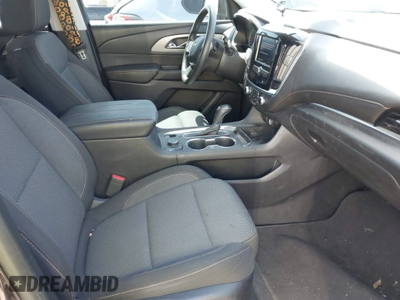 2020 Chevrolet Traverse LS z VIN 1GNERFKW0LJ172972, wystawiony jako IAAI lot #42011302 z przebiegiem 90 799 mil mil oraz . Historia ofert i sprzedaży dostępna na DreamBid. Obrazek 5.