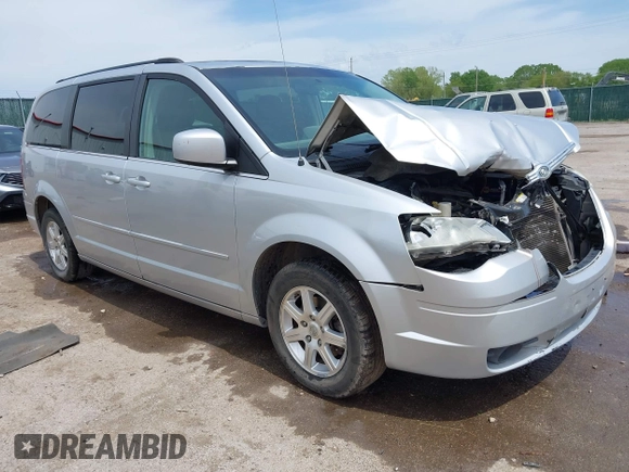 2008 Chrysler Town & Country Touring with VIN 2A8HR54P88R671360, listed as a IAAI auction lot 42104217 with 212,828 mi miles and . Bid and sale history available at DreamBid. Image 1.