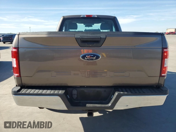 2018 Ford F-150 XL z VIN 1FTMF1CB7JFA35510, wystawiony jako Copart lot #49878075 z przebiegiem 95 358 mil mil oraz Czysty tytuł • Clean title. Historia ofert i sprzedaży dostępna na DreamBid. Obrazek 6.