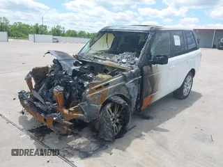 2012 Land Rover Range Rover HSE z VIN SALME1D47CA393573, wystawiony jako IAAI lot #42227646 z przebiegiem Nie podano mil oraz . Historia ofert i sprzedaży dostępna na DreamBid. Obrazek 16.